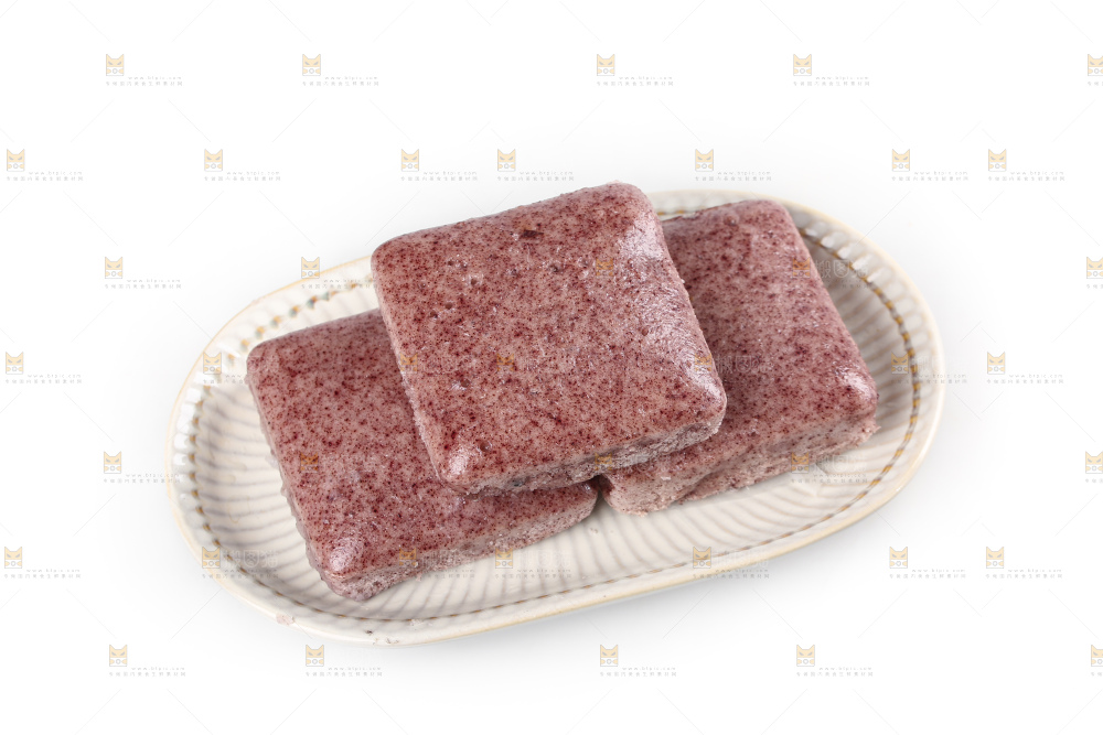 白底上的黑米发糕