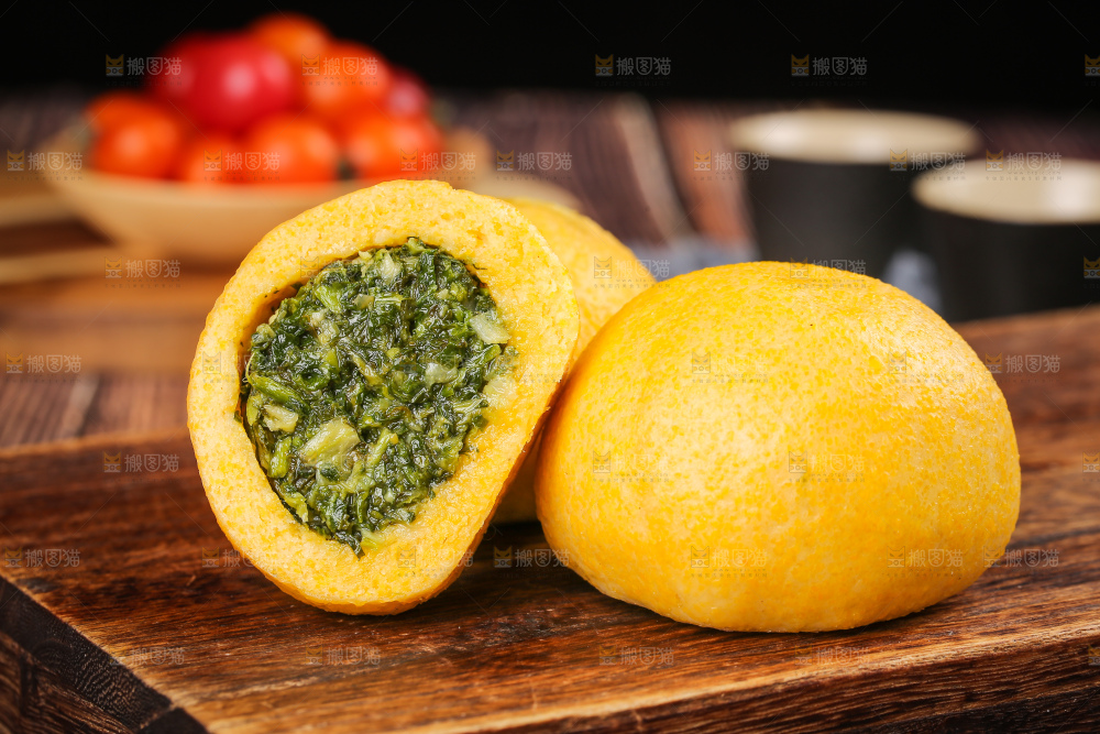 深底上的荠菜团子