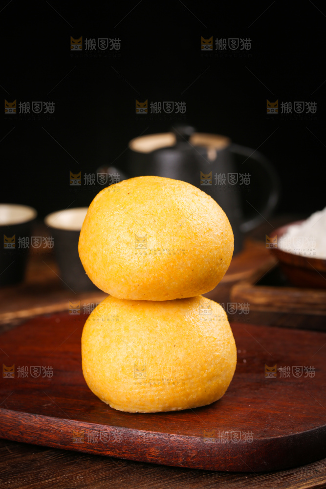 深底上的萝卜粉条团子