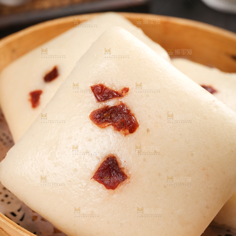 深底上的白糖发糕