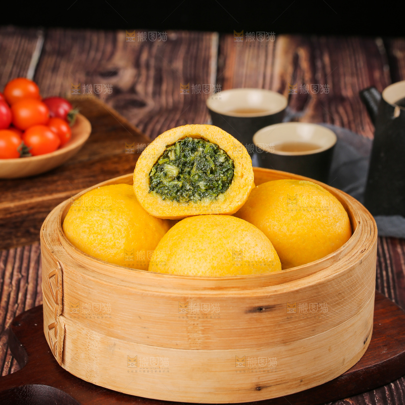 深底上的荠菜团子