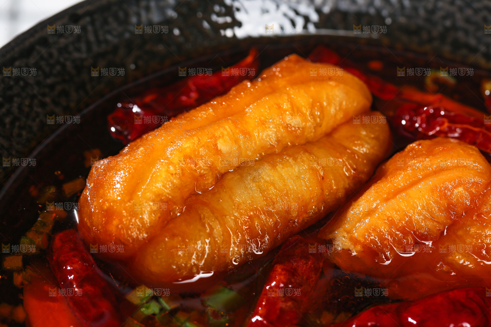 碗里的火锅油条