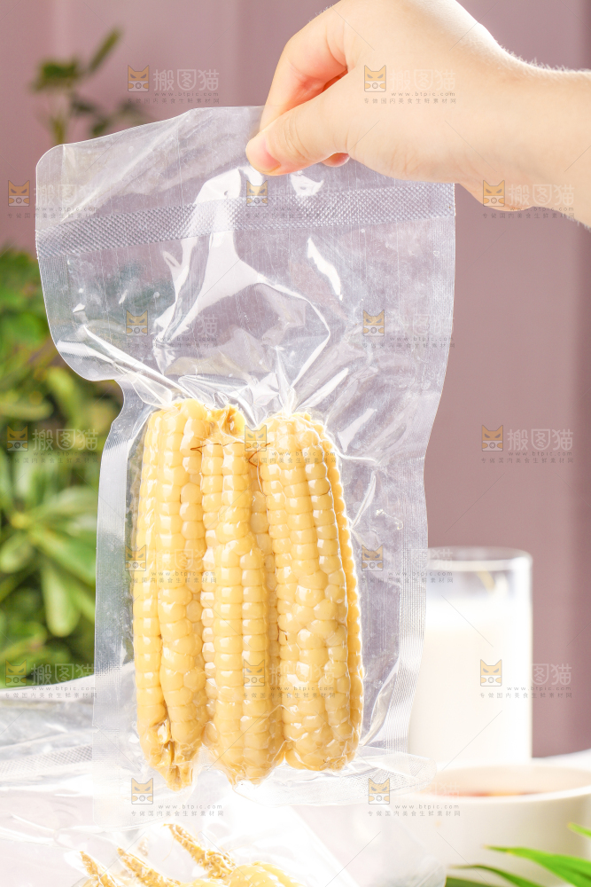 浅底上的手指糯玉米