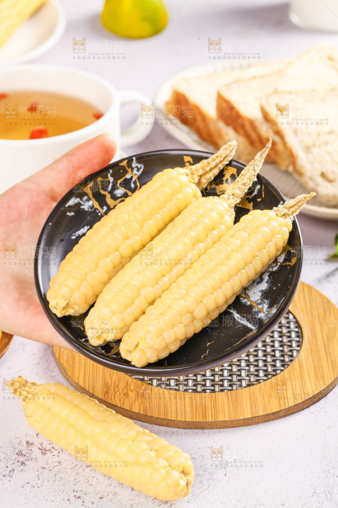 浅底上的手指糯玉米