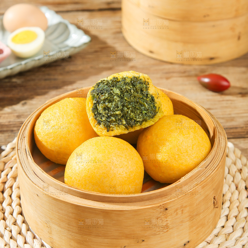 深底上的荠菜团子