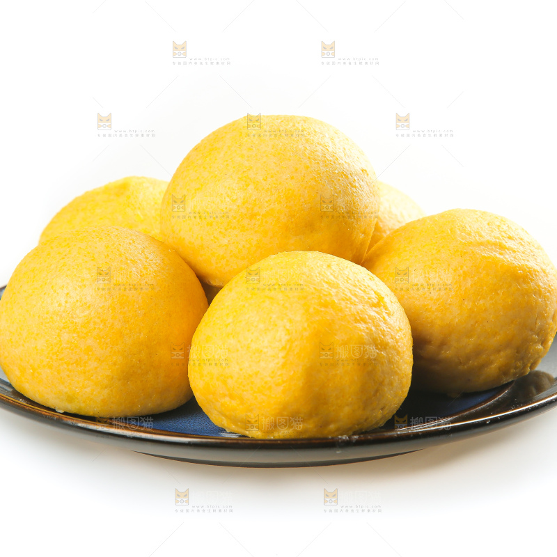 白底上的荠菜团子