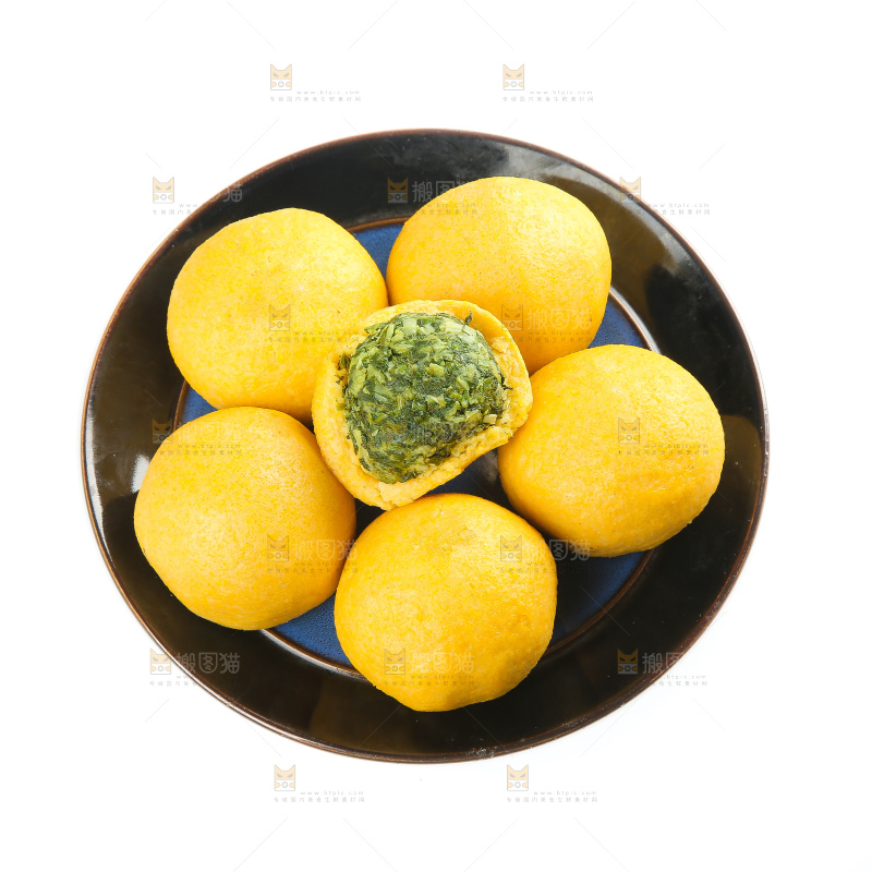 白底上的荠菜团子
