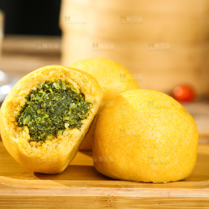 深底上的荠菜团子