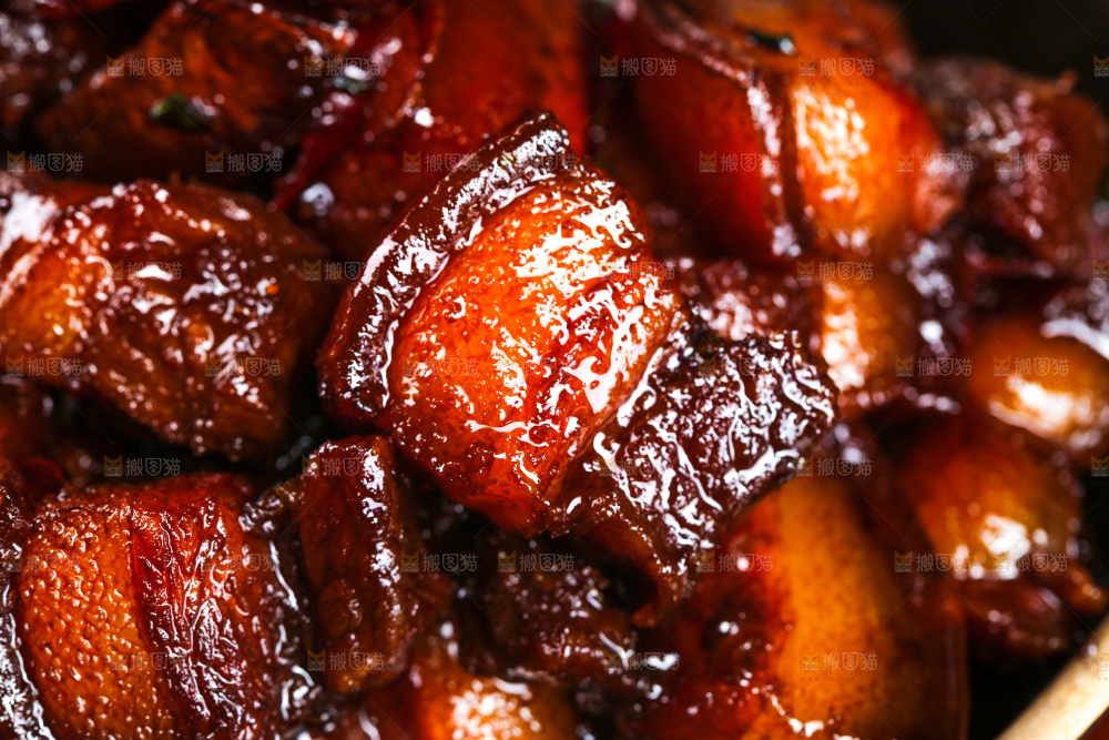 深底上的红烧肉