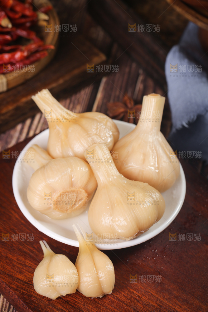 深底上的糖蒜