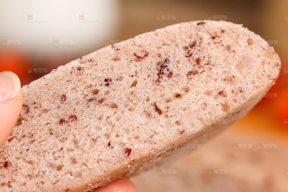 深底上的红豆发糕