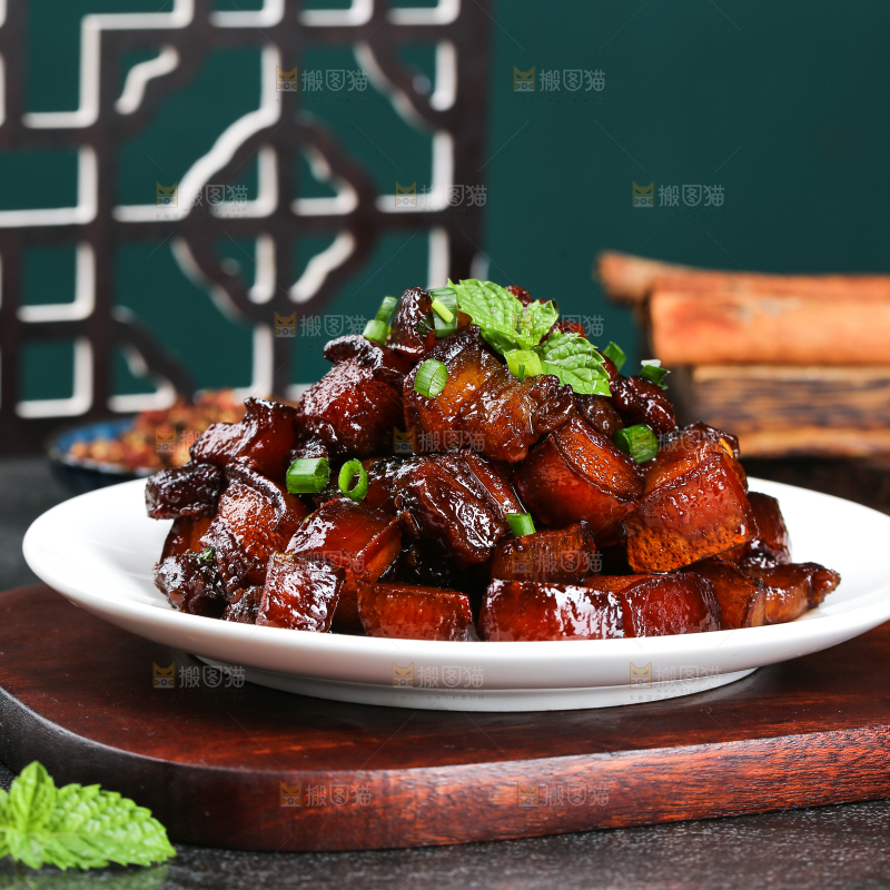 深底上的红烧肉