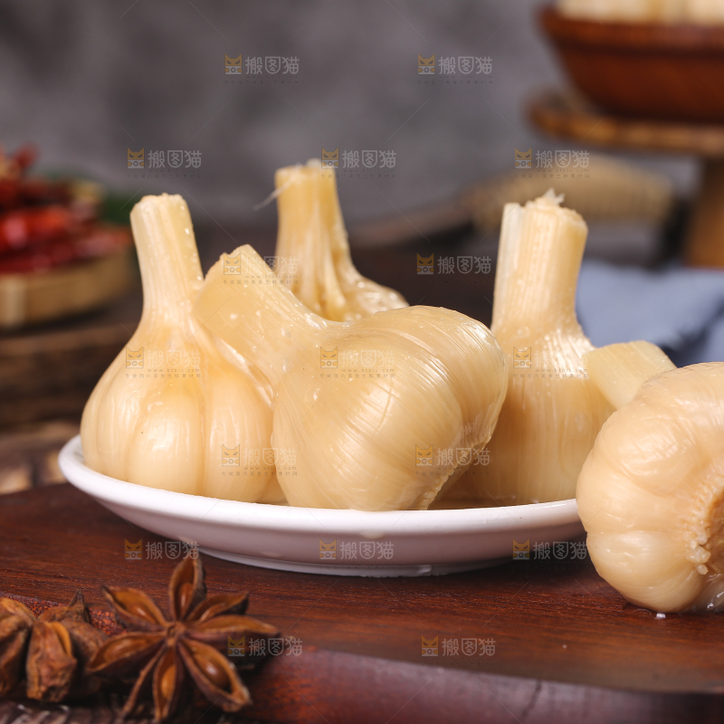 深底上的糖蒜
