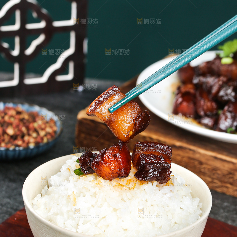 深底上的红烧肉
