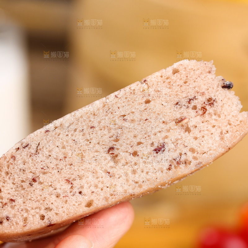 深底上的红豆发糕