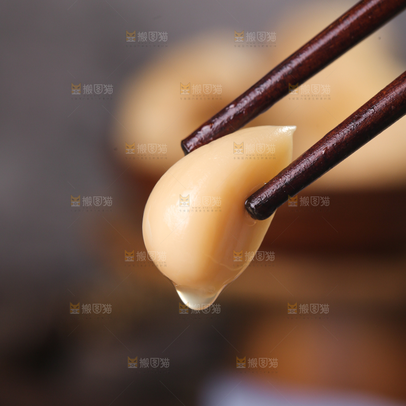 深底上的糖蒜
