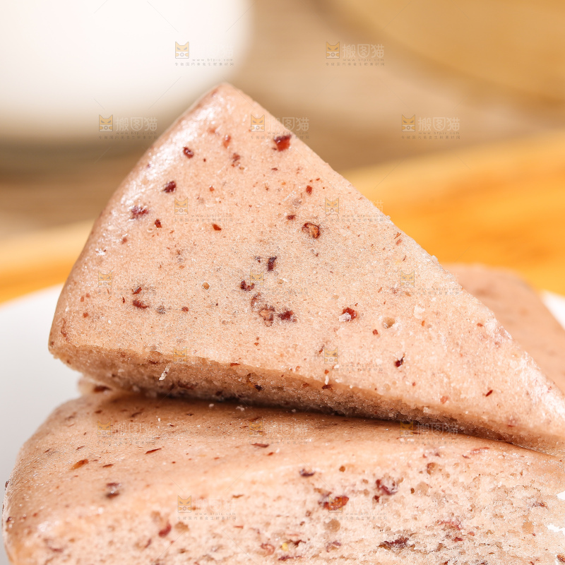 深底上的红豆发糕