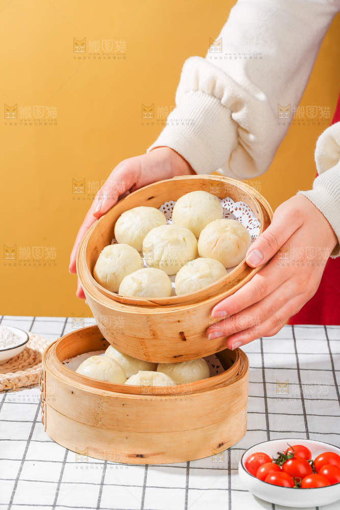 浅底上的发面小笼包
