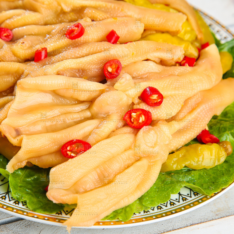 木底上的无骨鸭掌