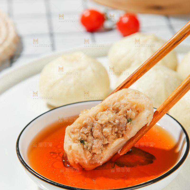 浅底上的发面小笼包