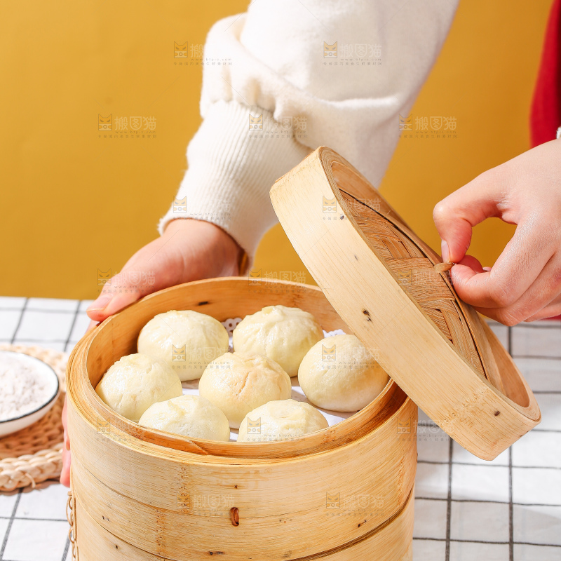 浅底上的发面小笼包
