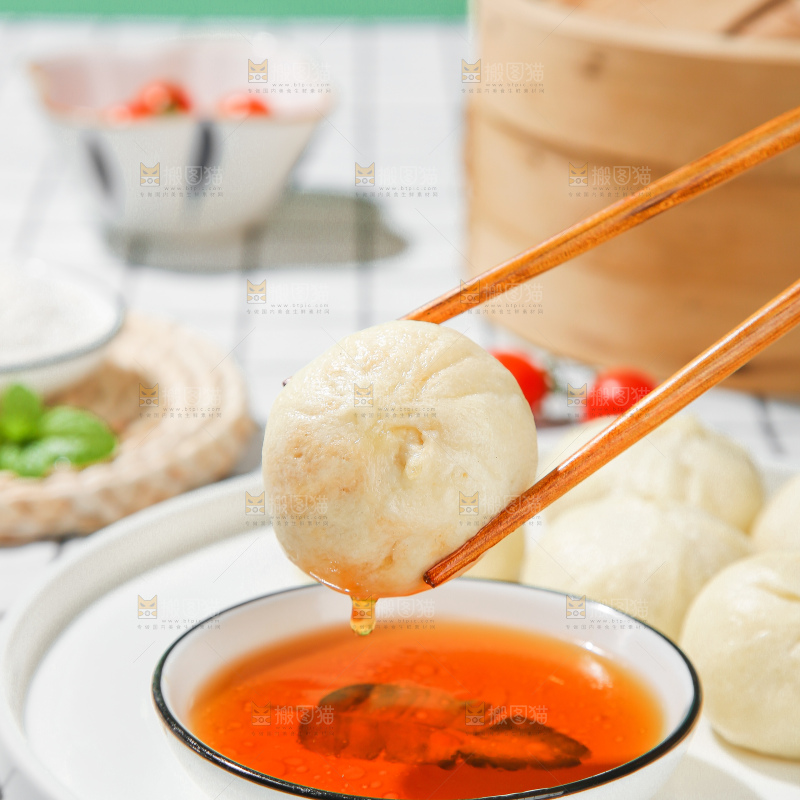 浅底上的发面小笼包