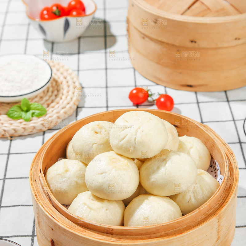 浅底上的发面小笼包