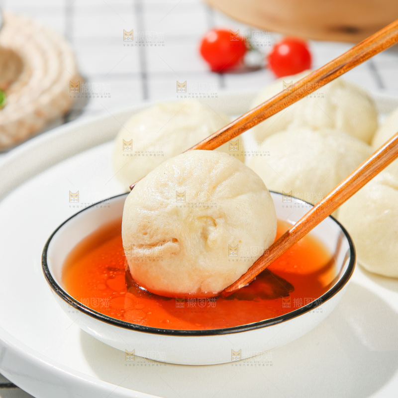 浅底上的发面小笼包