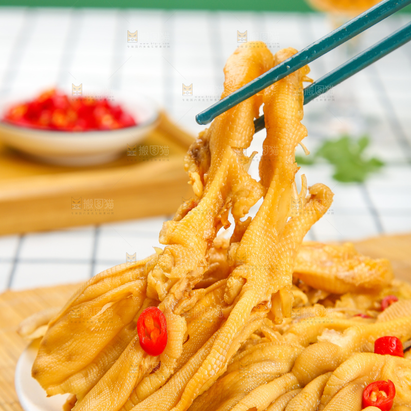 浅底上的无骨鸭掌