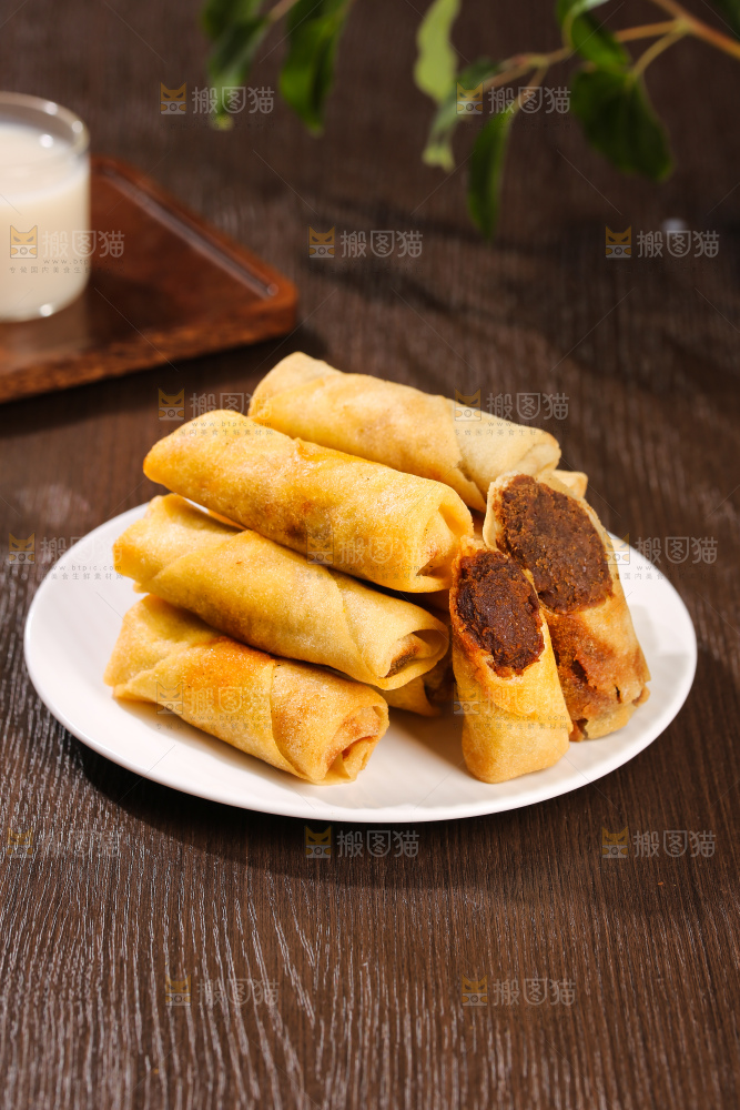深底上的豆沙春卷