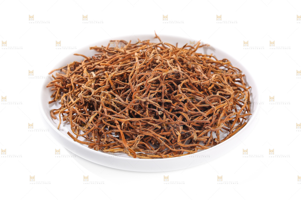 白底上的干折耳根