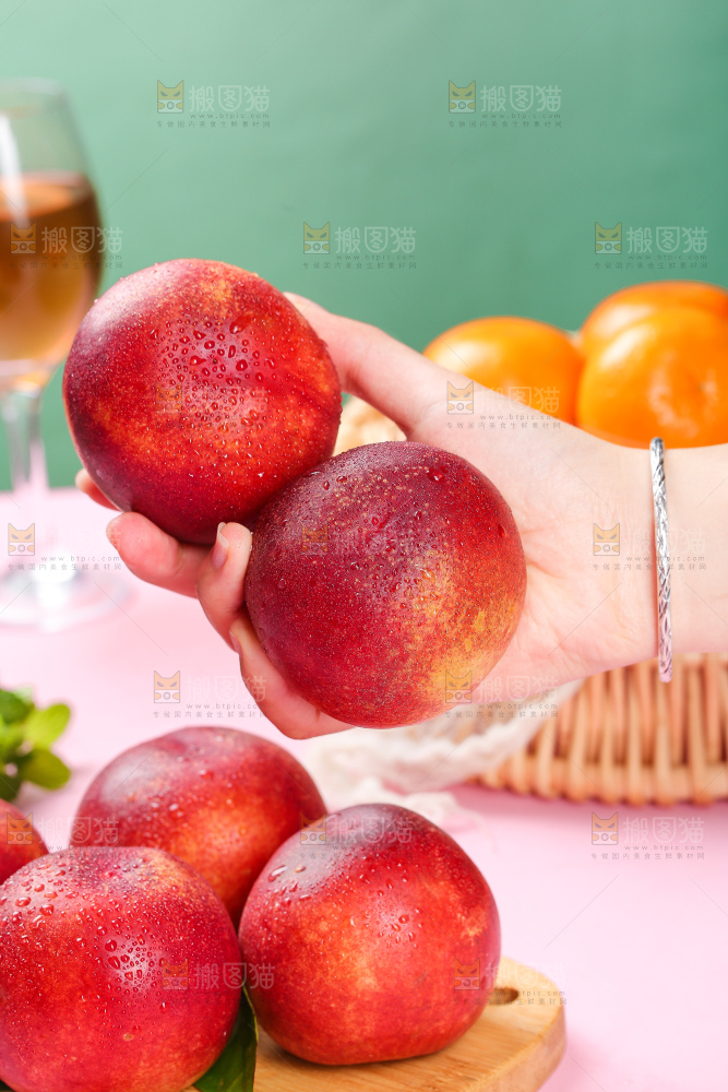 浅底上的澳洲油桃