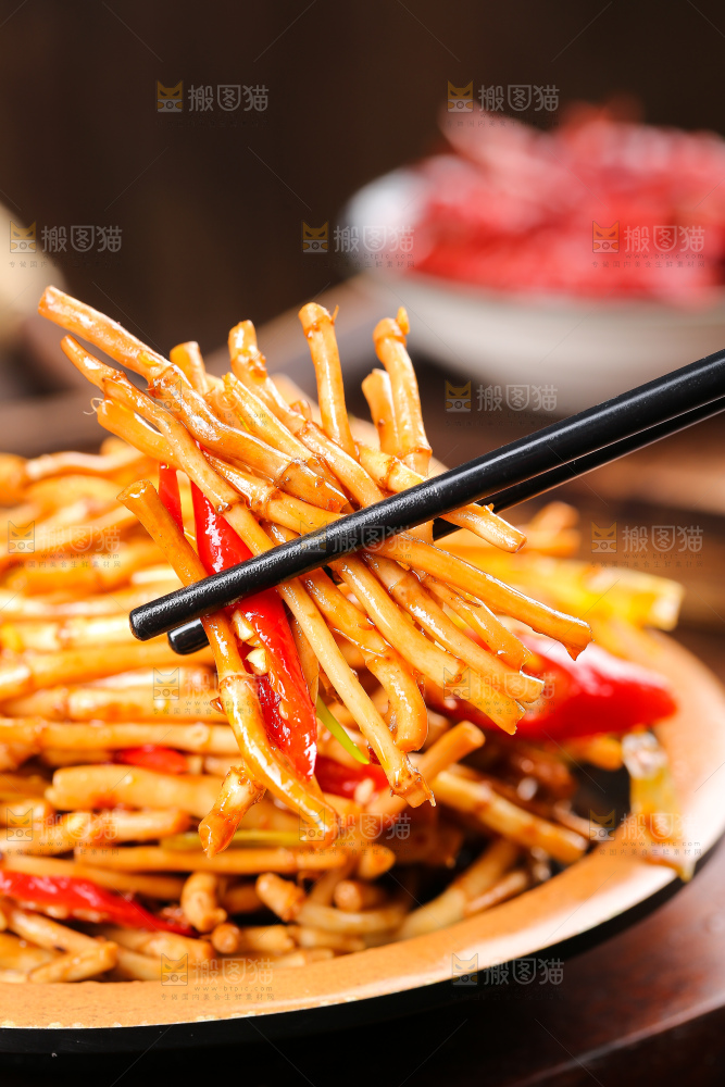 一盘凉拌折耳根