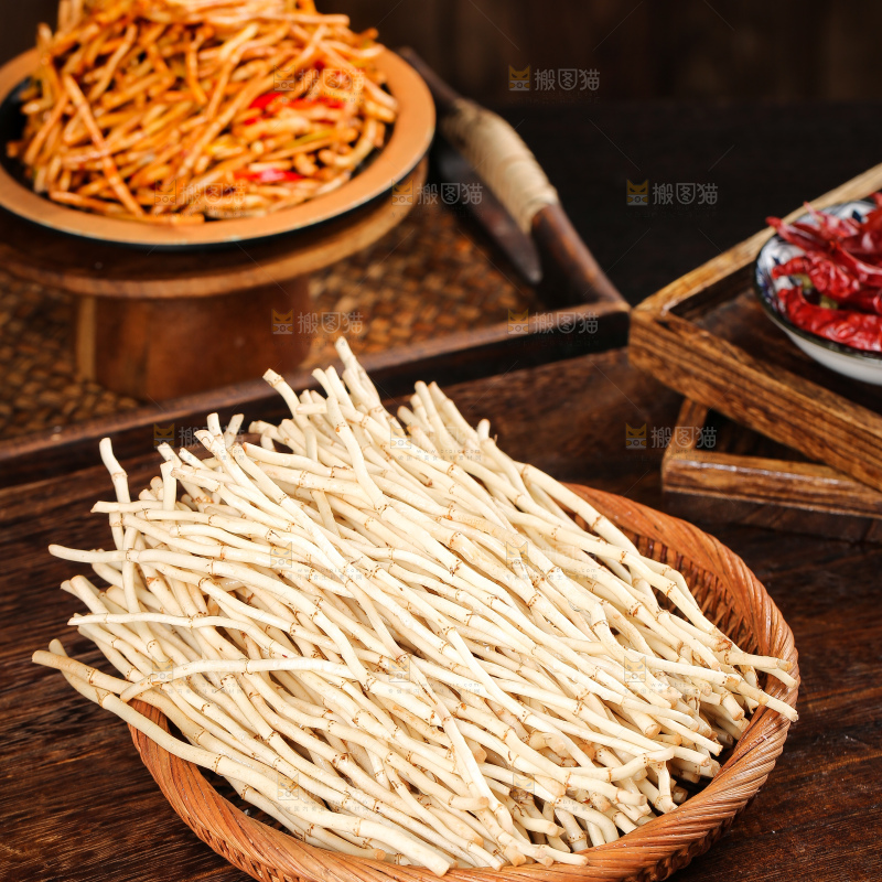 深底上的新鲜折耳根
