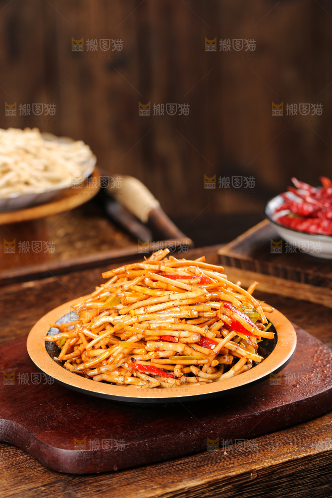 一盘凉拌折耳根