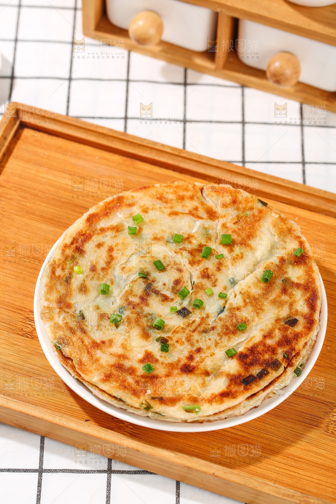 浅底上的葱油饼
