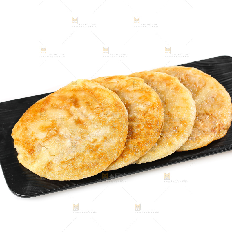 白底上的牛肉馅饼