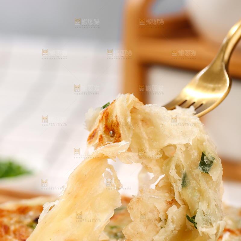 浅底上的葱油饼