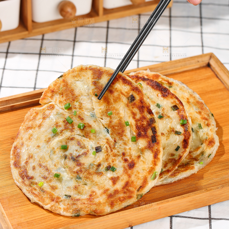 浅底上的葱油饼