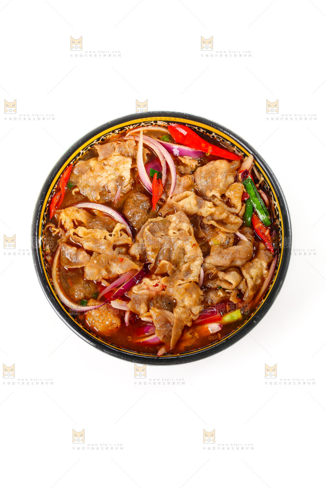 白底上的麻辣牛肉卷