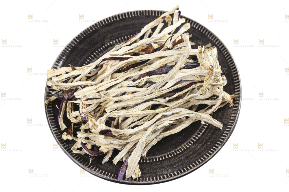 白底上的茄子干