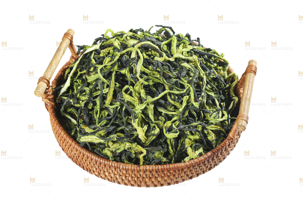 白底上的干黄瓜条