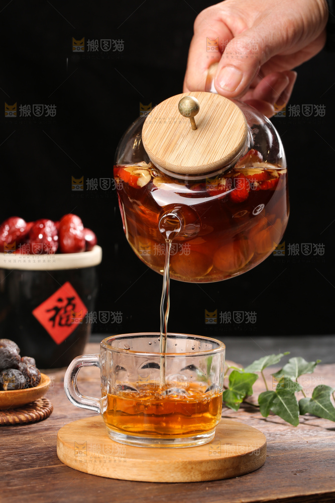 深底上的泡桂圆干