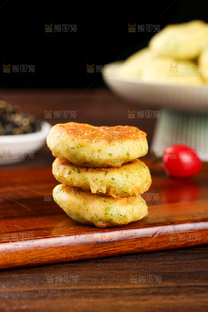 深底上的鳕鱼鲜虾饼