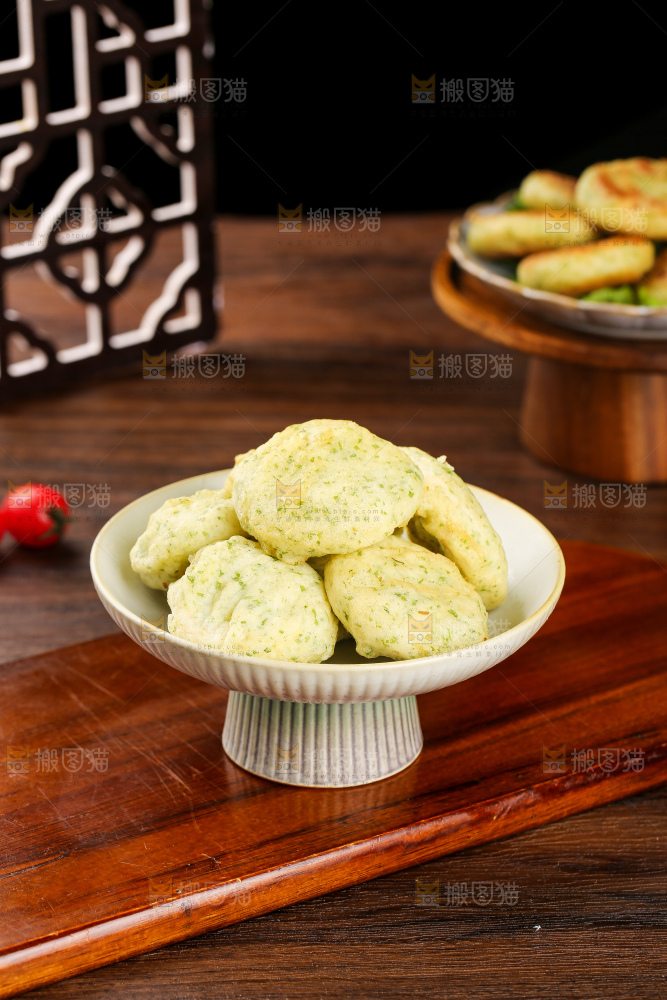 深底上的鳕鱼鲜虾饼
