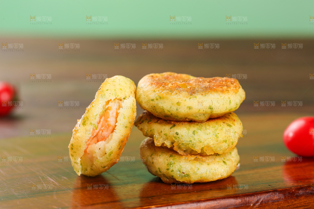 深底上的鳕鱼鲜虾饼