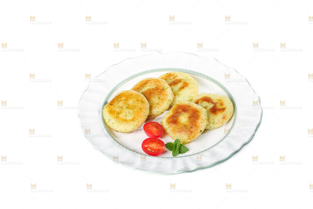 浅底上的鳕鱼鲜虾饼