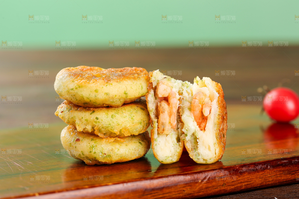 深底上的鳕鱼鲜虾饼