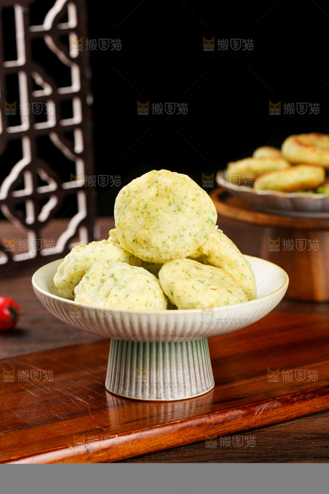 深底上的鳕鱼鲜虾饼