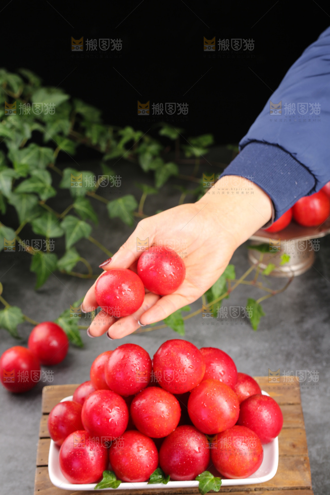 深底上的樱桃李
